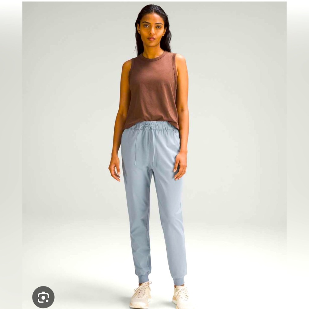 Lululemon Stretch High Rise Jogger - size 4